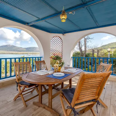 Sardinia Re - Porto Conte Blue Bay Apartment *